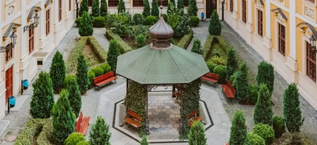 dziedziniec